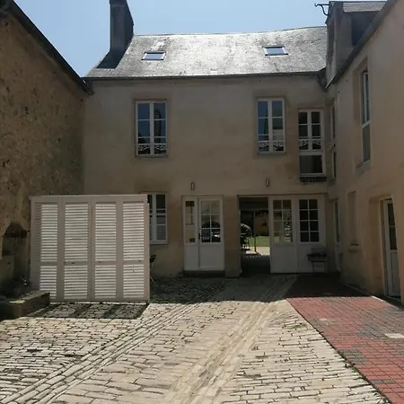 Bord De Mer Plain Pied Centre Jardin Amenage Commun Et Terrasse Privative Proche Des Plages Du Debarquement *