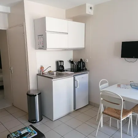 Apartment Bord De Mer Plain Pied Centre Jardin Amenage Commun Et Terrasse Privative Proche Des Plages Du Debarquement Bayeux